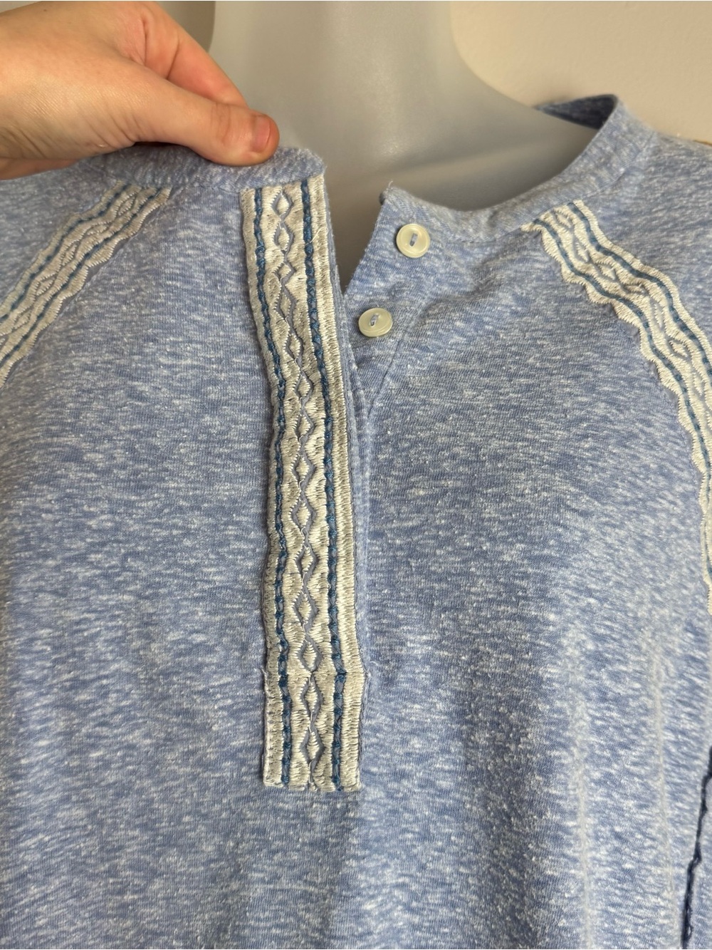 Sundance Embroidered Beaded Light Blue Long Sleeve Lace Trim Henley Top Size L - Picture 4 of 10